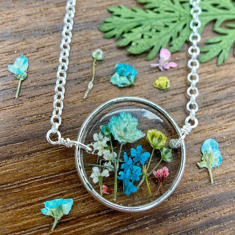 Real Flowers Terrarium Necklace – Style BG12