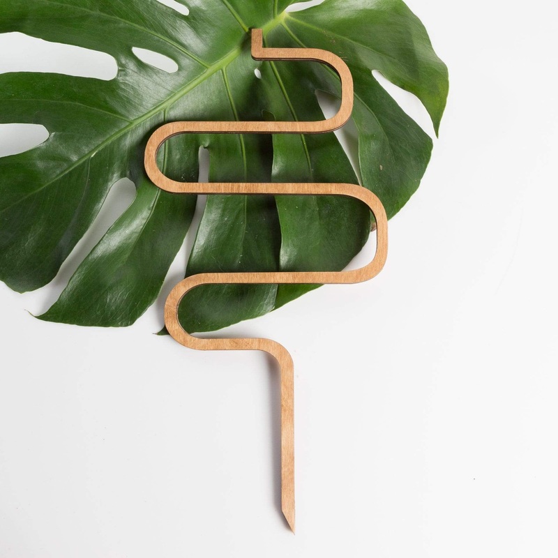 18 Walnut Squiggle Trellis