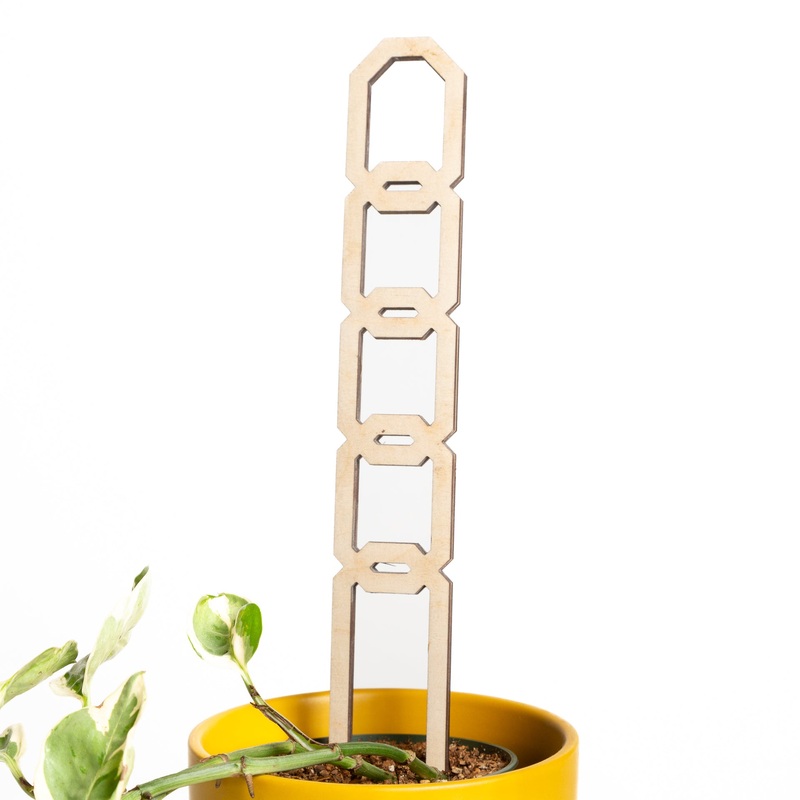 11 Wide Hexagon Pine Chain Link Trellis