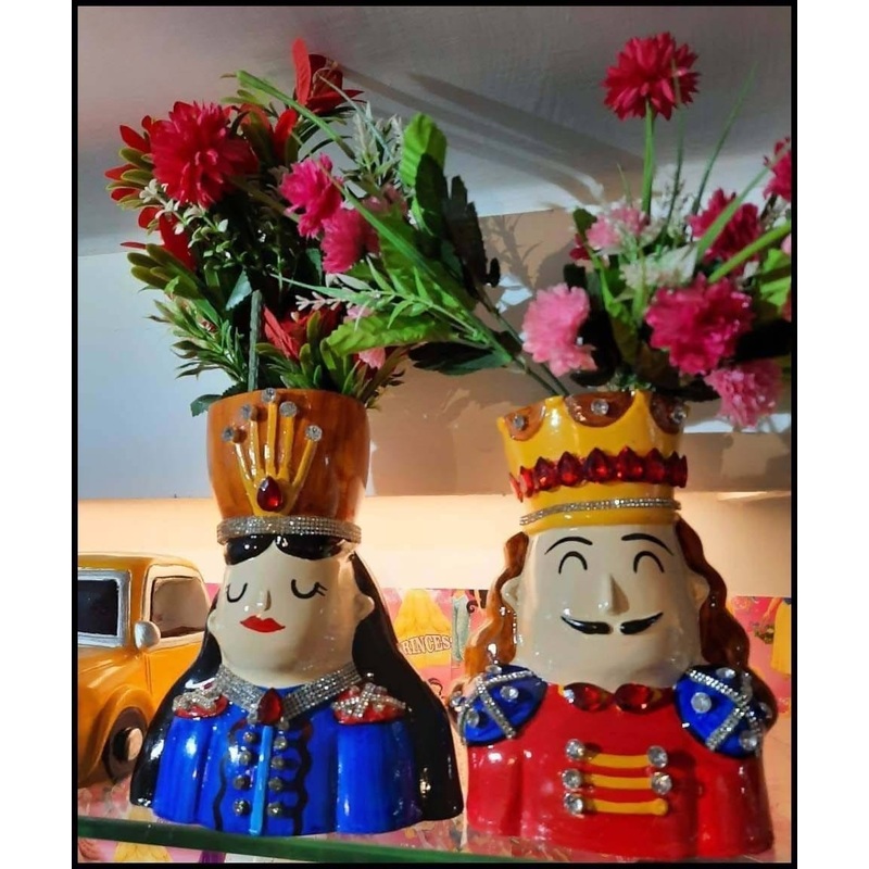 Royal Couple Pots