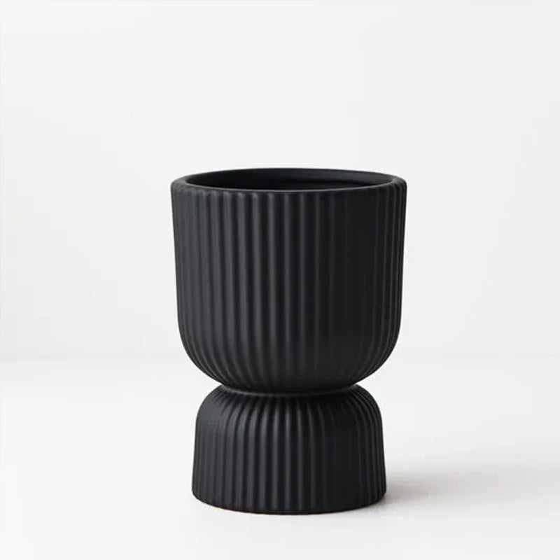 Annix Pedestal Pot Black 11.5cm