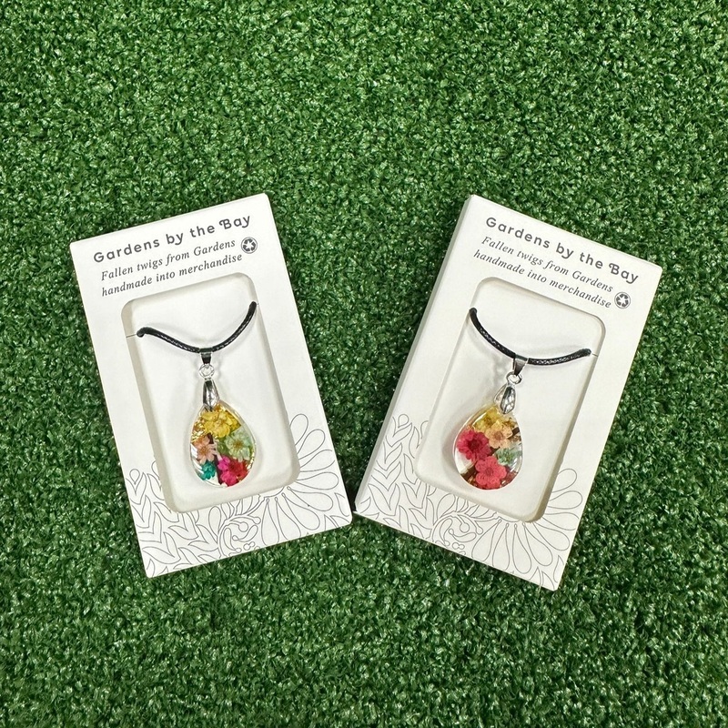 Mfcj Assorted Twig Flowers Pendant