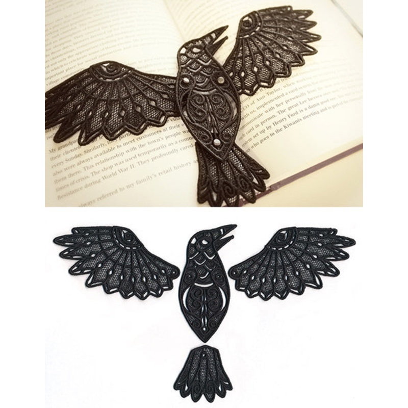 Soaring Raven (Lace)|3.86″ x 2.8″ / 98mm x 71mm