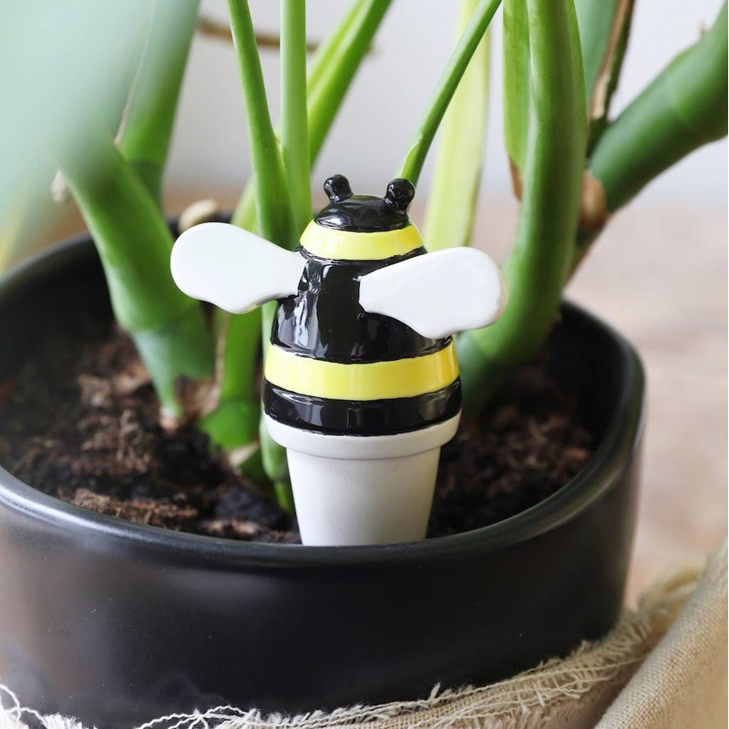 Self Watering Device – Bee