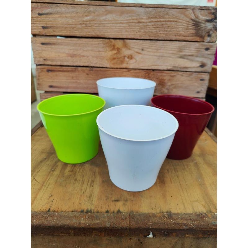 Cover pots (slight seconds)|Burgandy  (suitable for plants in 10cm pots)|Fuchsia  (suitable for plants in 10cm pots)|White  (suitable for plants in 10cm pots)|Green  (suitable for plants in 10cm pots)|White  (suitable for plants in 12cm pots)