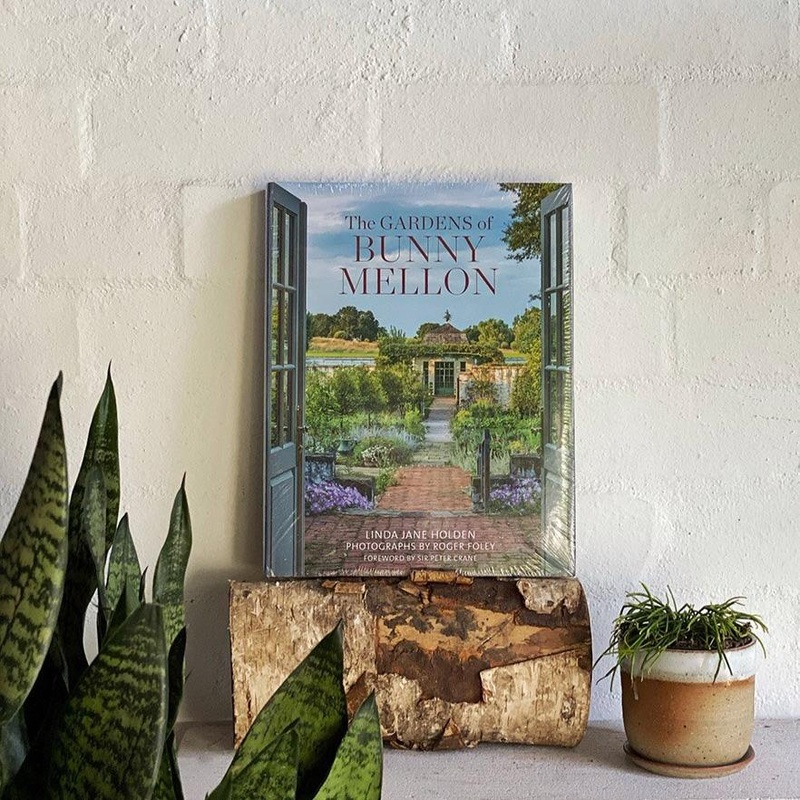 The Gardens of Bunny Mellon by Linda Jane Holden