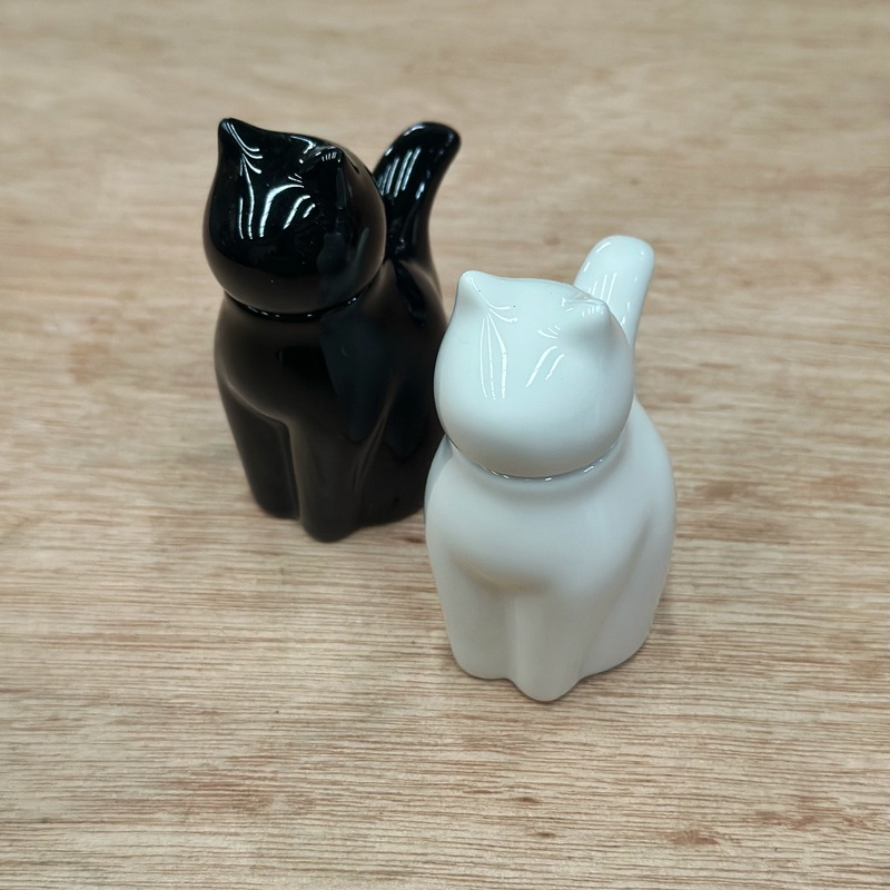 Neko Soy Sauce Bottle|Black|White