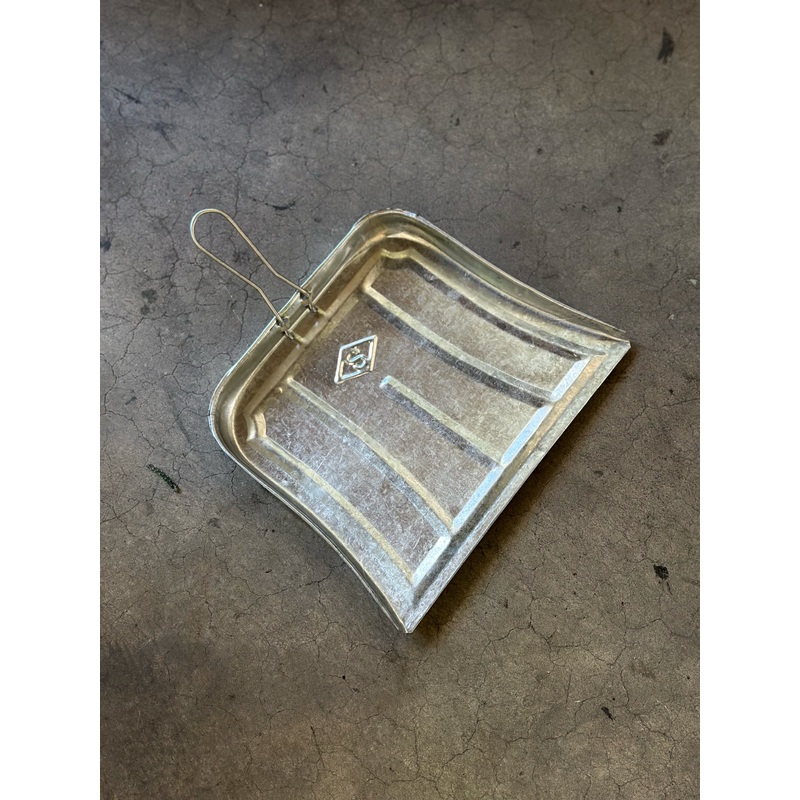 Osaka Dust Pan