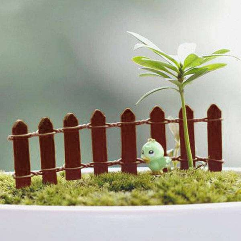 Wooden fence miniature garden toys (Brown) – 4 Pieces