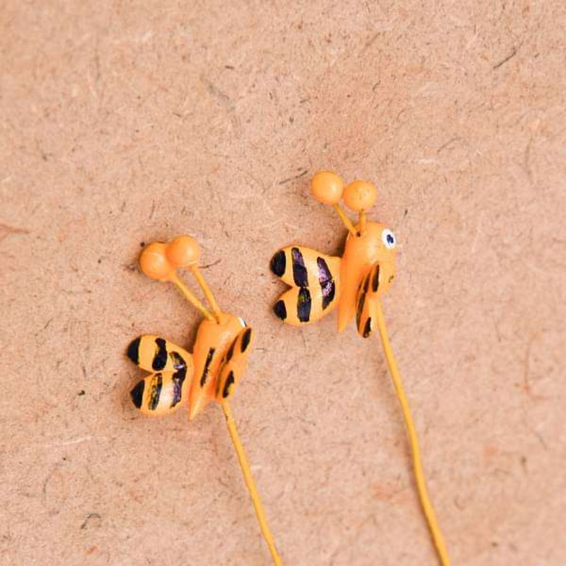 Pin bees plastic miniature garden toys – 1 Pair