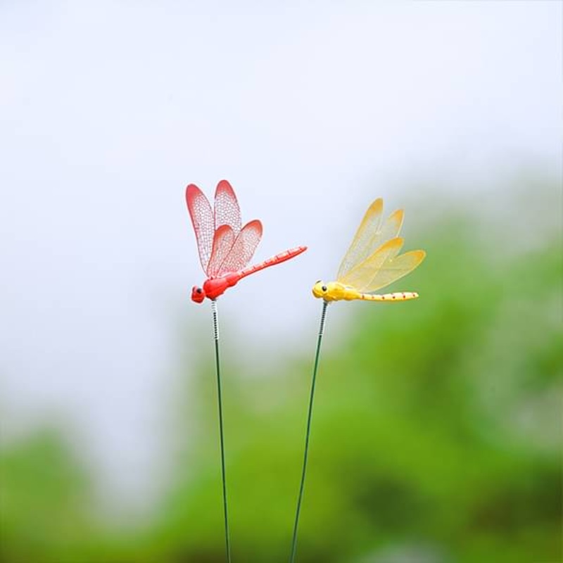 Pin dragon flies plastic miniature garden toys (Yellow, Red) – 1 Pair