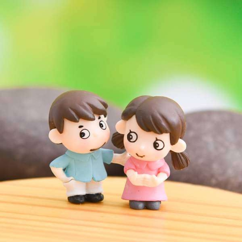 Shy couple plastic miniature garden toys – 1 Pair