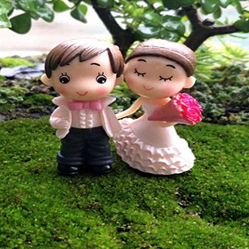 Wedding couple plastic miniature garden toys (White gown)- 1 Pair
