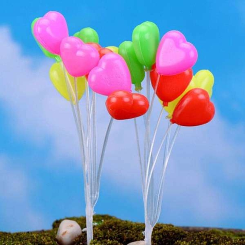 Balloon plastic miniature garden toys (Heart shape) – 1 Bunch