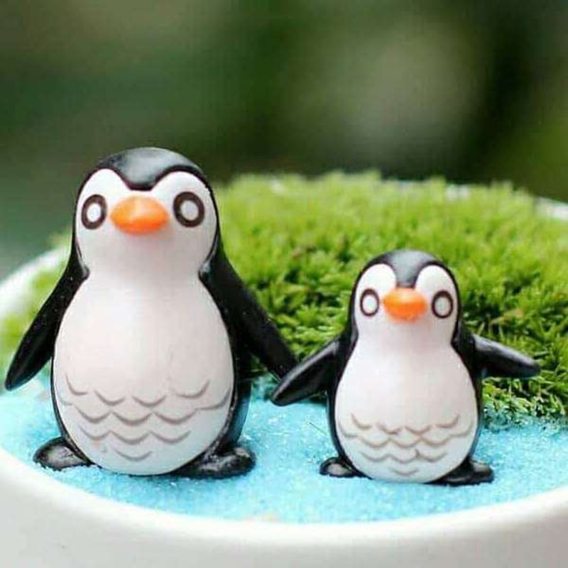 Penguin plastic miniature garden toys – 1 Pair