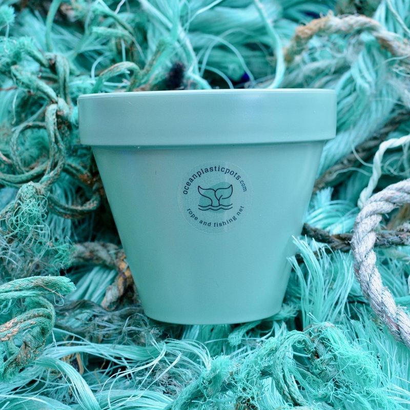 Ocean Plastic Pot & Saucer in Mint Green – 13cm